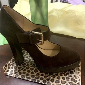 Brown Suede knockout dress high heels abt 3 inch